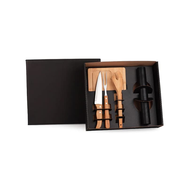 Kit Churrasco 5 Peças com Tábua em Bambu Personalizado - imagem 1