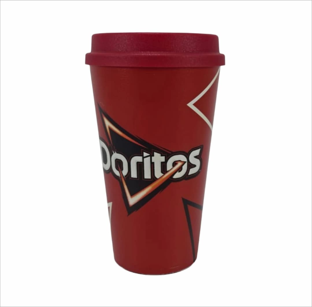 Copo Plástico com Tampa de Café 550ml Personalizado - imagem 1