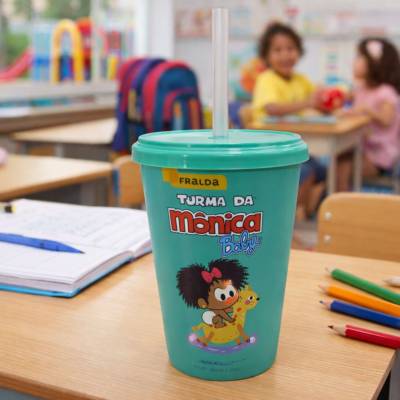Copo Plástico In Mold Label com Tampa e Canudo 350ml